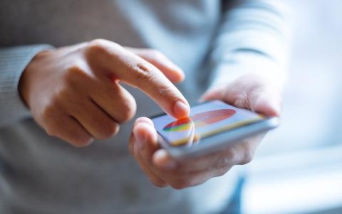 2019中国智能手机出货量3.89亿部 同比下降6.2% 5G仅占3.5%