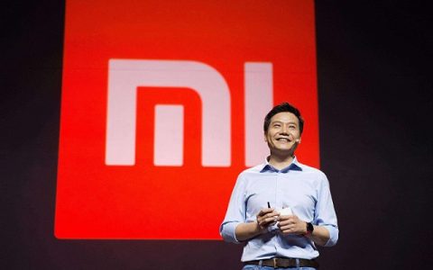 雷军用iPhone回复网友引热议 铁杆米粉留言：心都碎了！