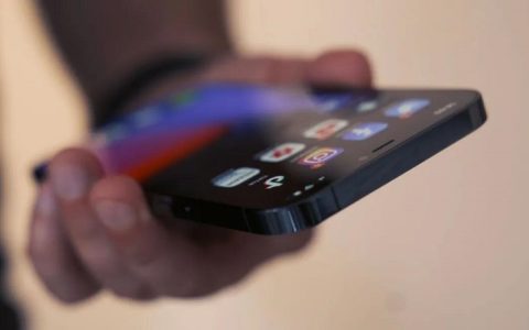 iPhone 13外形有新变化 刘海变窄 边框抗指纹