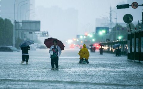 河南洪灾 鸿星尔克捐款火了 华为却引发质问 网友终于等来反转！