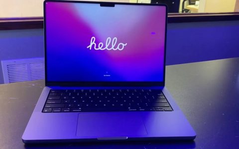 苹果M1 Pro/Max 版 MacBook Pro 14 开箱实拍曝光：刘海屏、全黑键盘设计