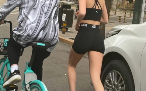 谷爱凌跑步被拦停：男子摘口罩强行合影