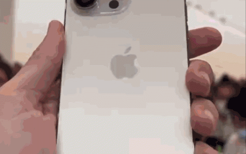 iPhone 14系列真机上手实拍！要买吗？