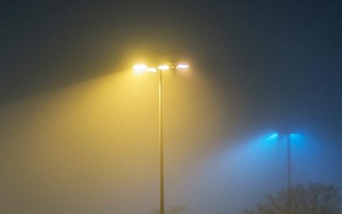 iPhone开灯锁屏壁纸高清原图 苹果手机很火的开灯锁屏下载