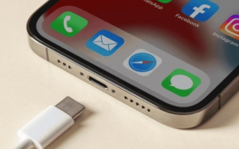 违法不在乎！iPhone 15 USB-C接口拒绝与安卓互通