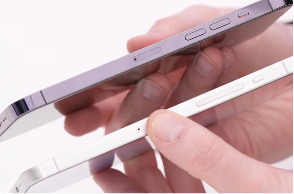 iPhone Ultra 又曝光,后摄居中排列!